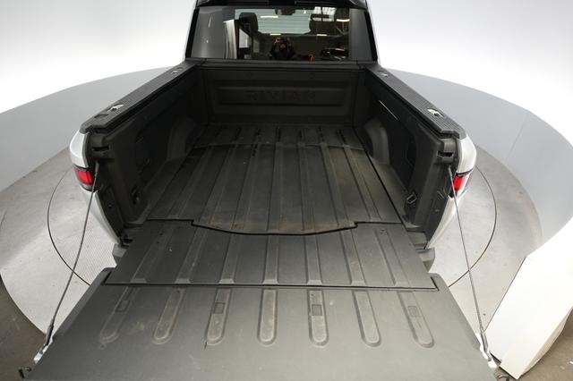 2023 Rivian R1T — photo 6 of 21