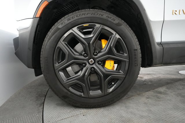2023 Rivian R1T — photo 15 of 21