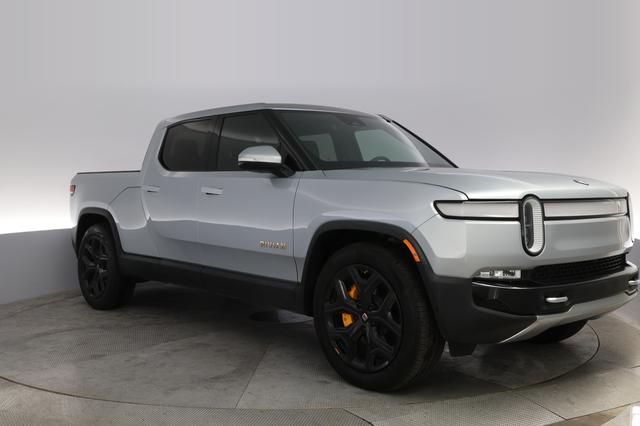 2023 Rivian R1T — photo 10 of 21
