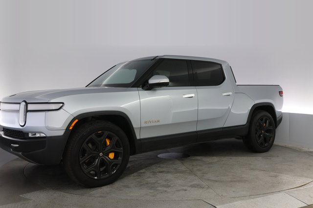 2023 Rivian R1T — photo 14 of 21