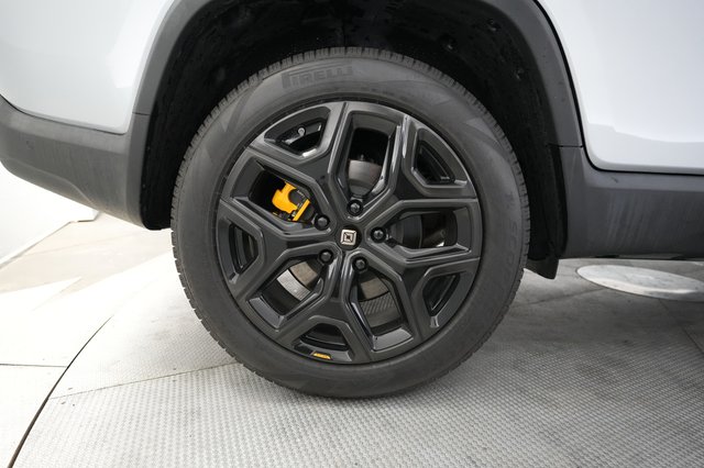 2023 Rivian R1T — photo 17 of 21