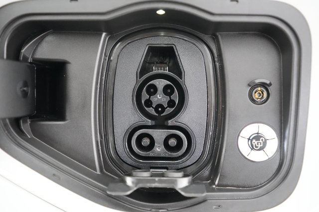 2024 Ford F-150 Lightning — photo 8 of 15