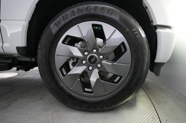 2024 Ford F-150 Lightning — photo 11 of 15