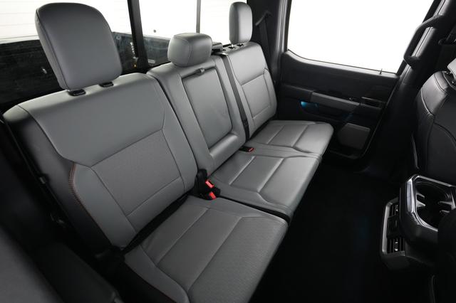 2024 Ford F-150 Lightning — photo 4 of 15