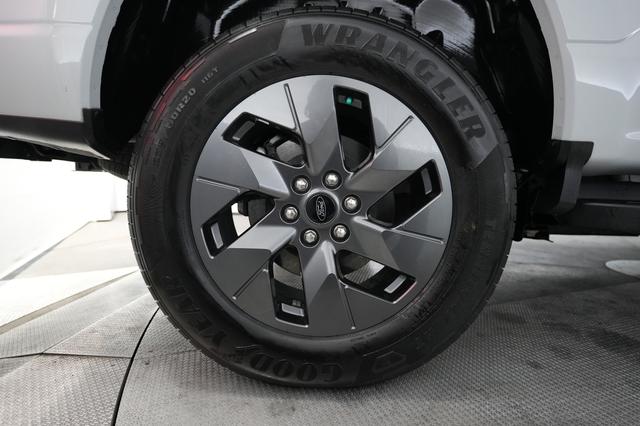 2024 Ford F-150 Lightning — photo 10 of 15