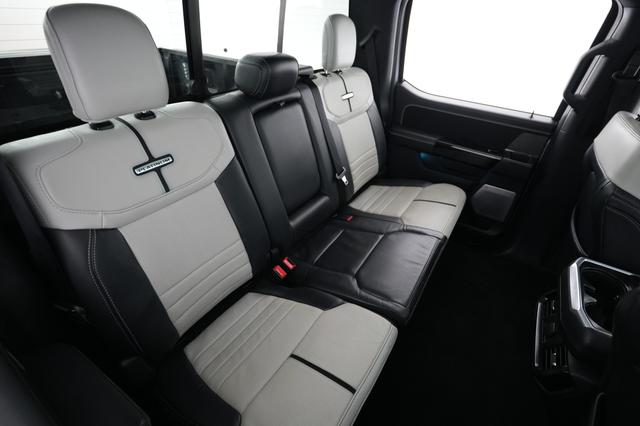 2022 Ford F-150 Lightning — photo 4 of 15
