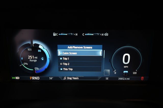 2022 Ford F-150 Lightning — photo 5 of 15