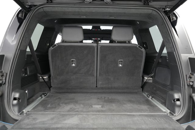 2023 Rivian R1S — photo 6 of 23