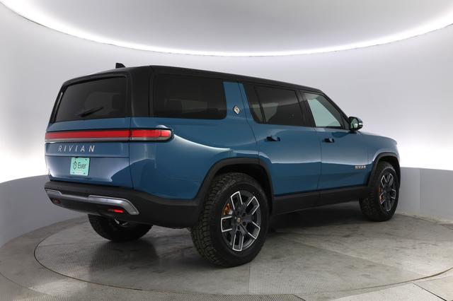 2023 Rivian R1S — photo 2 of 23