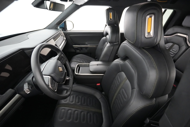 2023 Rivian R1S