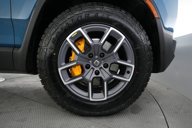 2023 Rivian R1S