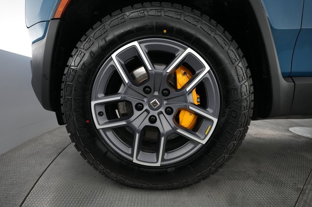2023 Rivian R1S — photo 15 of 23