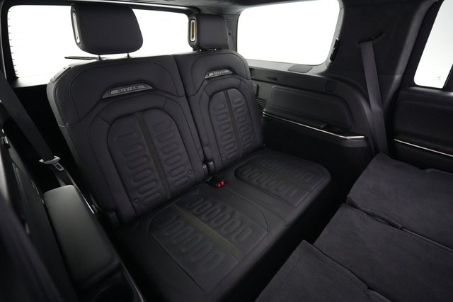 2023 Rivian R1S — photo 20 of 23