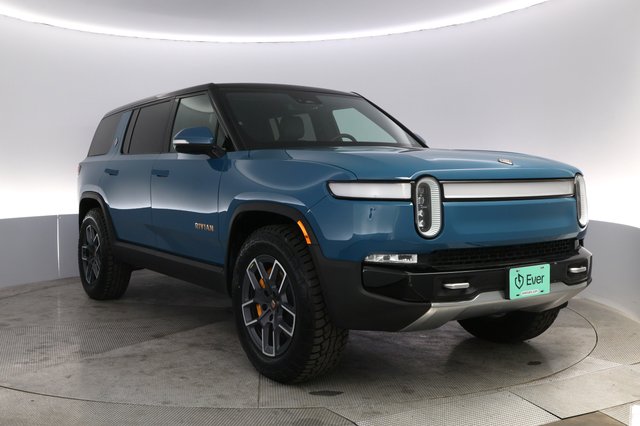 2023 Rivian R1S — photo 11 of 23