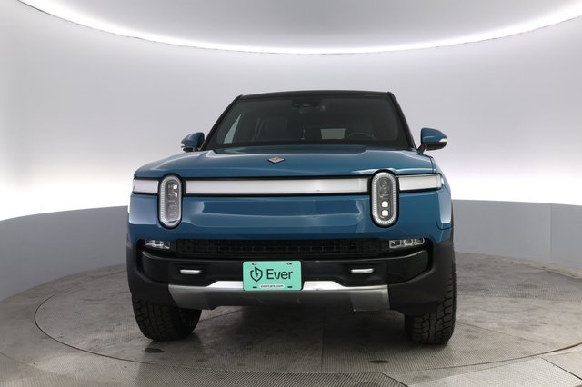 2023 Rivian R1S — photo 10 of 23