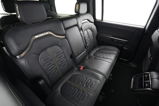 2023 Rivian R1S