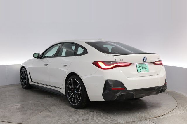 2023 BMW i4 — photo 13 of 20
