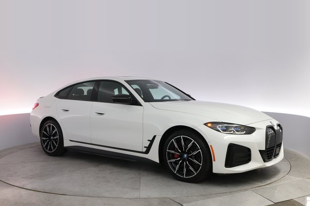 2023 BMW i4 — photo 11 of 20