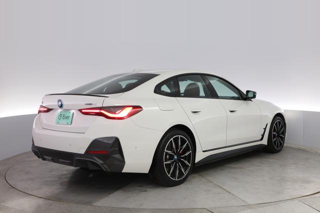 2023 BMW i4 — photo 2 of 20