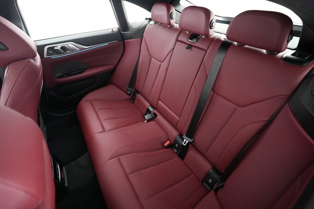 2023 BMW i4 — photo 18 of 20