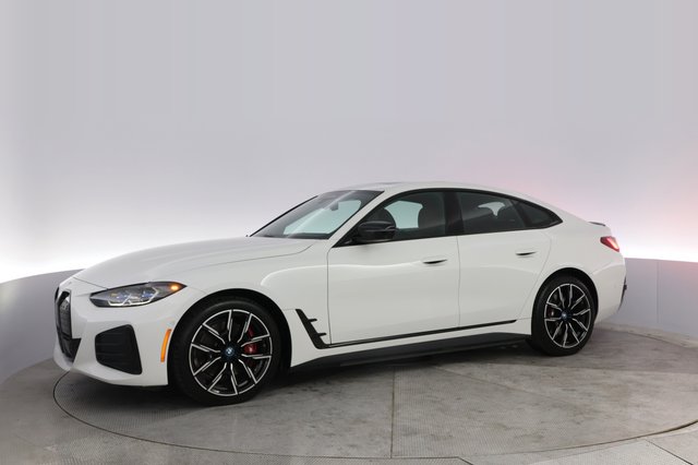 2023 BMW i4 — photo 14 of 20
