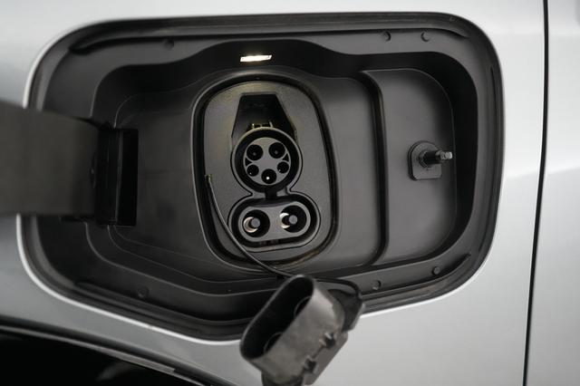 2024 Chevrolet Equinox EV — photo 8 of 20