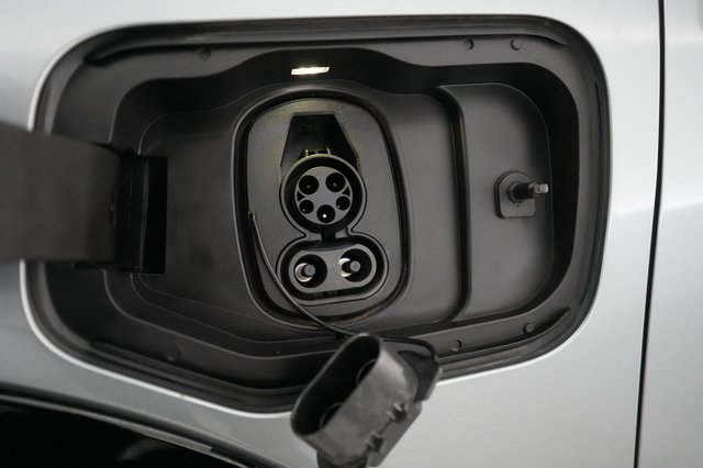 2024 Chevrolet Equinox EV — photo 8 of 20