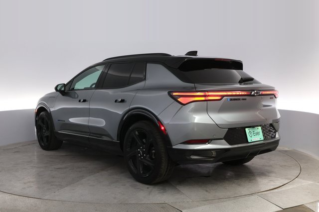 2024 Chevrolet Equinox EV — photo 13 of 20