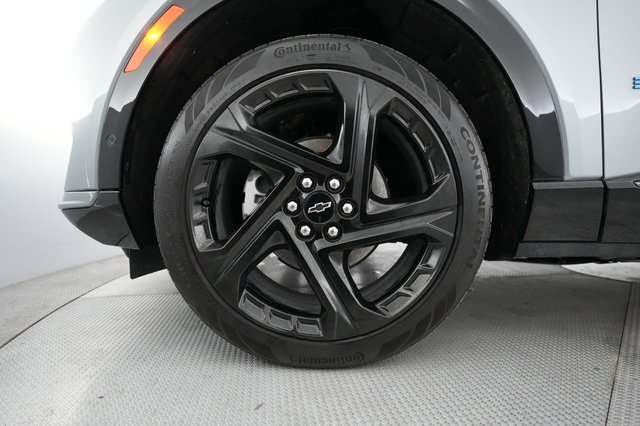 2024 Chevrolet Equinox EV — photo 15 of 20