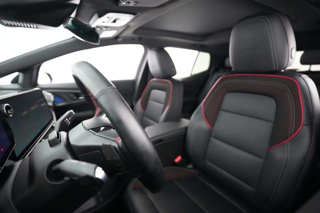 2024 Chevrolet Equinox EV — photo 3 of 20