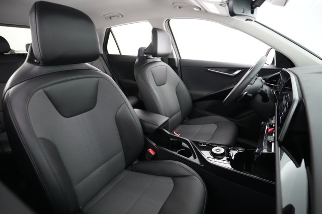 2025 Kia Niro EV — photo 18 of 20