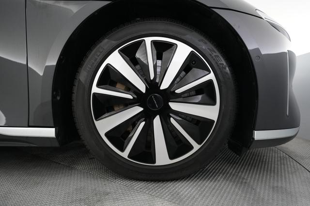 2022 Lucid Air — photo 7 of 21