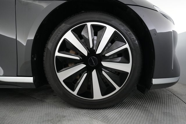 2022 Lucid Air — photo 7 of 21