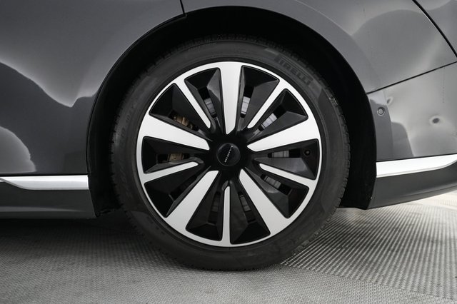 2022 Lucid Air — photo 16 of 21