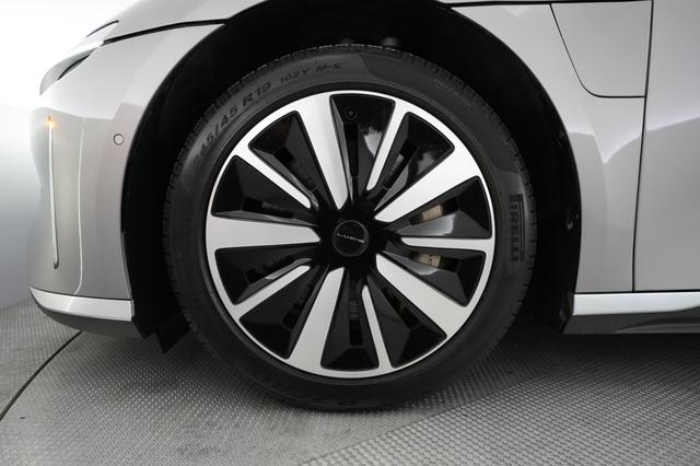 2022 Lucid Air — photo 7 of 22