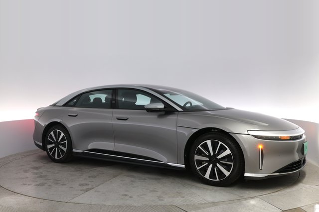 2022 Lucid Air — photo 11 of 22