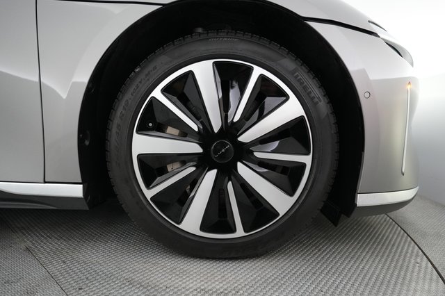2022 Lucid Air — photo 16 of 22