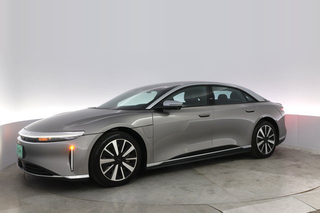 2022 Lucid Air — photo 14 of 22