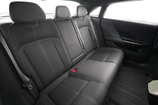2022 Lucid Air — photo 4 of 22