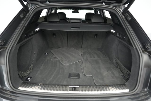 2022 Audi e-tron — photo 6 of 20