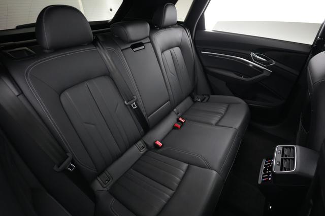 2022 Audi e-tron — photo 4 of 20