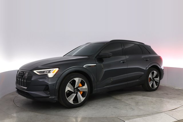 2022 Audi e-tron — photo 14 of 20