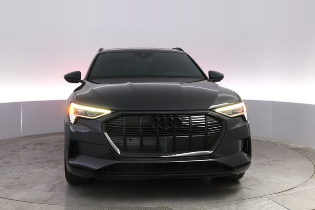 2022 Audi e-tron — photo 9 of 20