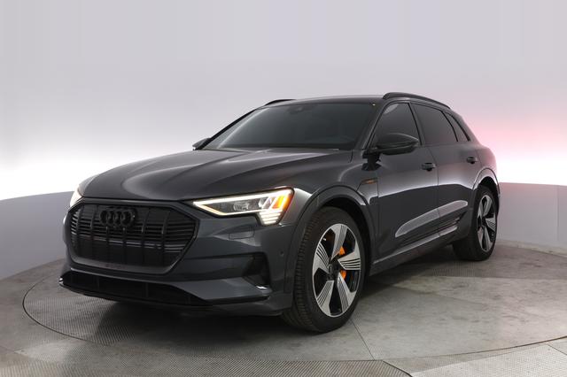 2022 Audi e-tron — VIN WA1LAAGE7NB008040