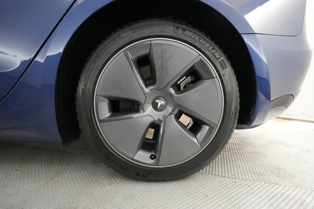 2023 Tesla Model 3 — photo 7 of 21