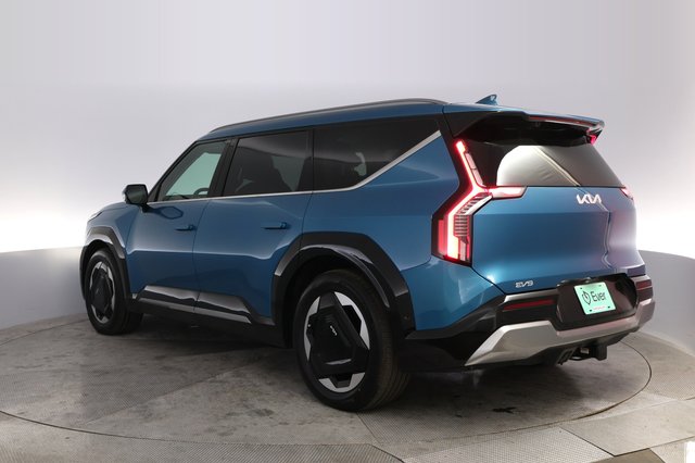 2024 Kia EV9 — photo 13 of 25