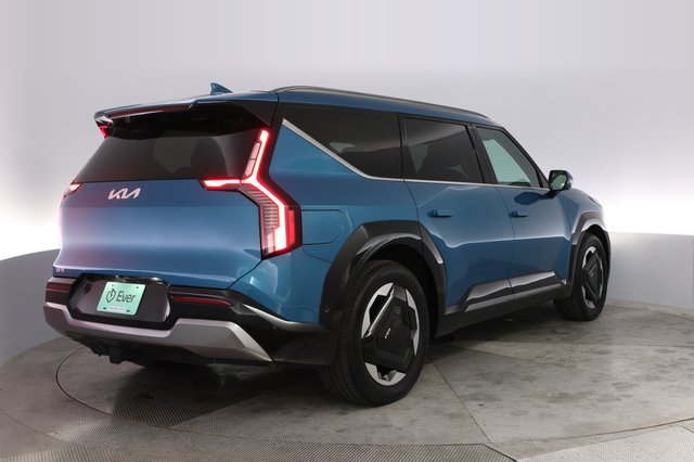 2024 Kia EV9 — photo 2 of 25