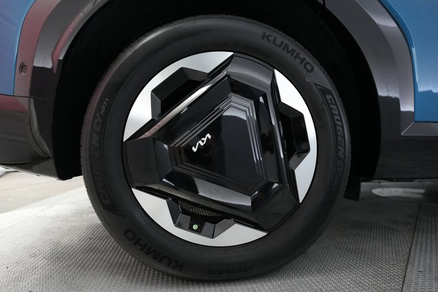 2024 Kia EV9 — photo 16 of 25