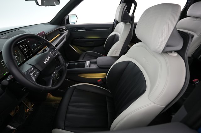 2024 Kia EV9 — photo 3 of 23