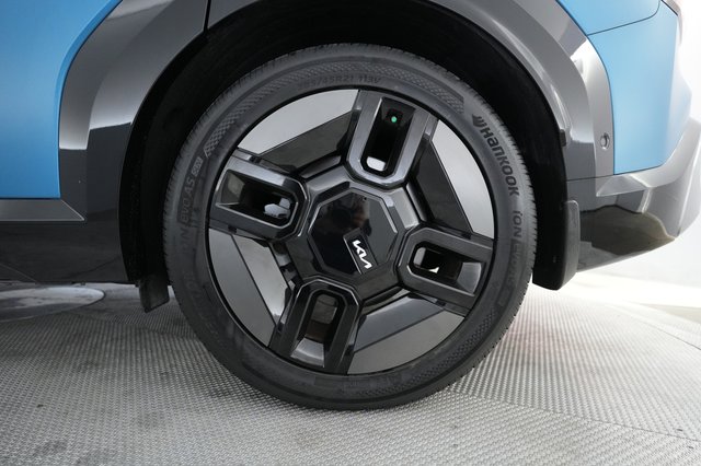 2024 Kia EV9 — photo 17 of 23